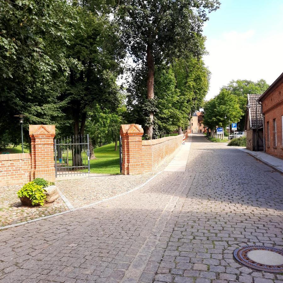 Ferienwohnung Am Schloss Reuterstadt Stavenhagen Kültér fotó